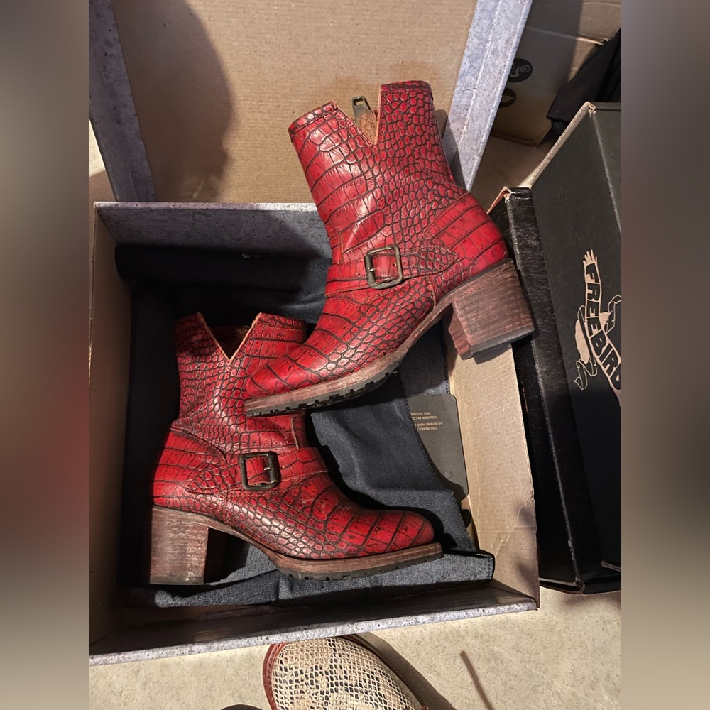 Freebird by Steven Red Croc Carlito Boots 7 - Picture 2 of 8